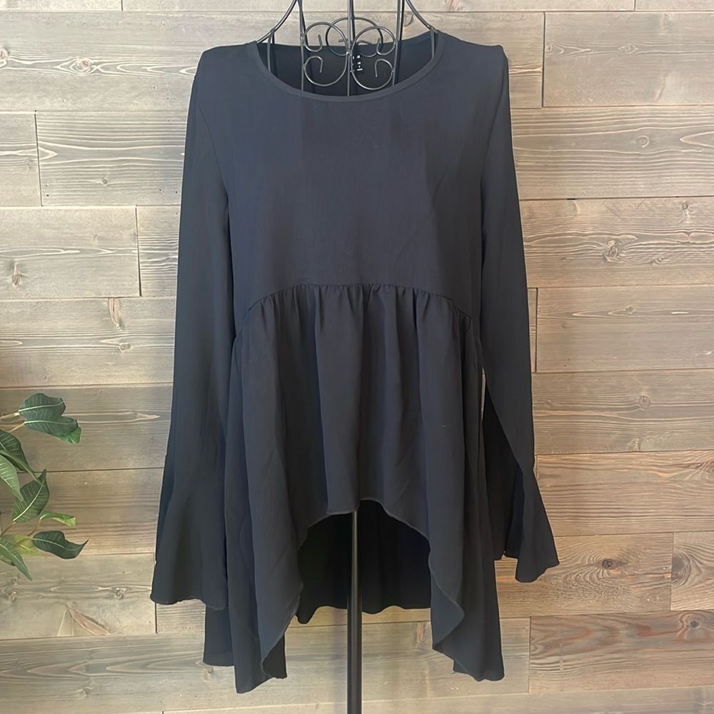 BNWOT black, long sleeve high low blouse